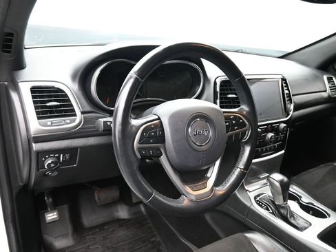 Used 2020 Jeep Grand Cherokee Altitude image 13