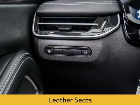 Certified 2025 INFINITI QX60 Luxe image 22