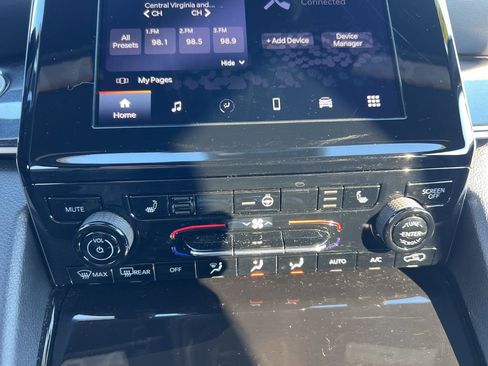 Used 2021 Jeep Grand Cherokee L Laredo image 18