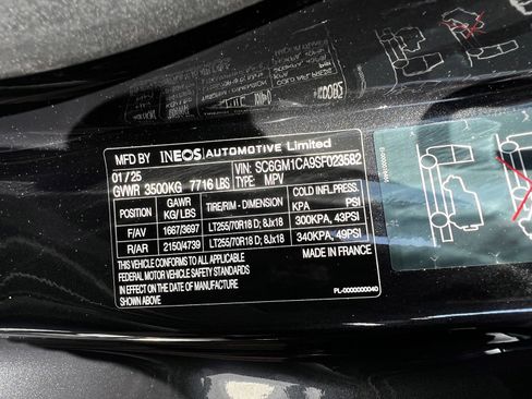 Used 2025 INEOS Grenadier Fieldmaster Edition image 35