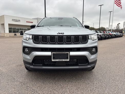 New 2026 Jeep Compass Latitude image 9