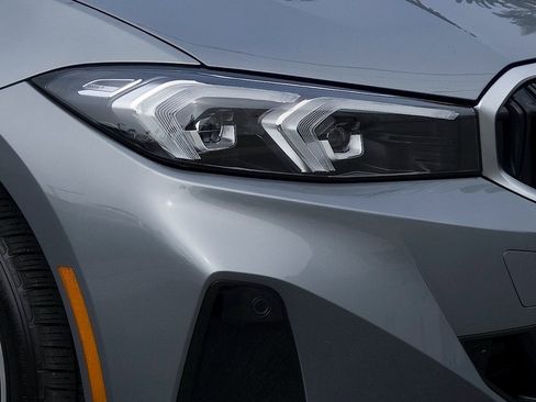 Used 2025 BMW 330i Sedan w/ Convenience Package image 8