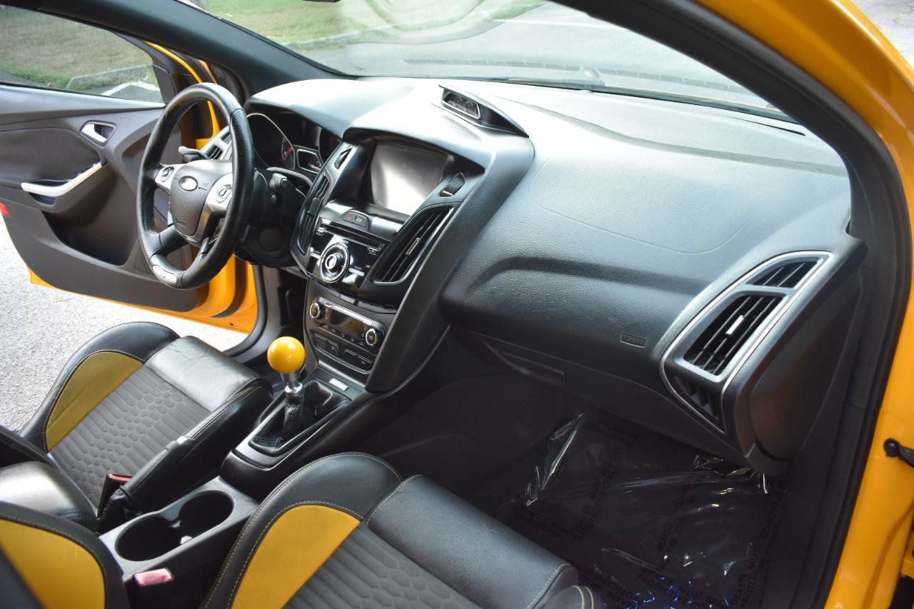 Used 2013 Ford Focus ST FWD image 18