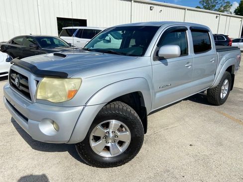 Used 2005 Toyota Tacoma PreRunner RWD image 1