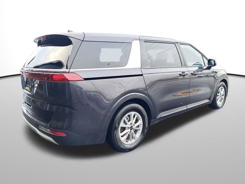Used 2024 Kia Carnival LX image 6