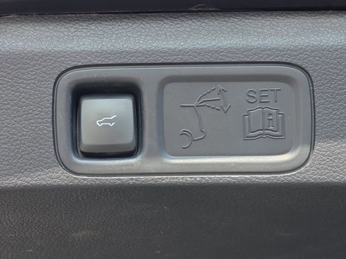 Used 2024 Ford Expedition Limited AWD/4WD image 13