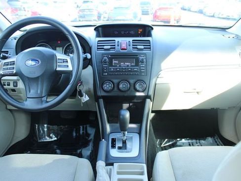 Used 2014 Subaru Crosstrek 2.0i Premium image 16