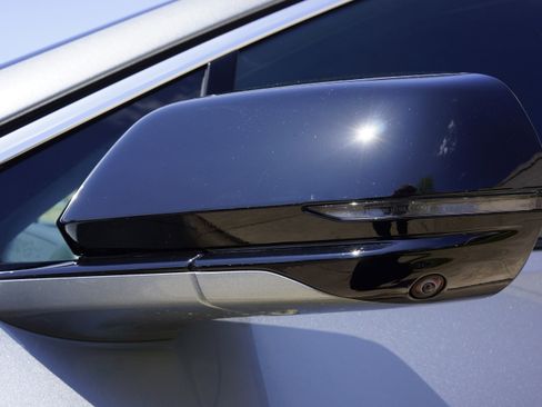 Used 2024 Cadillac Lyriq Tech image 19