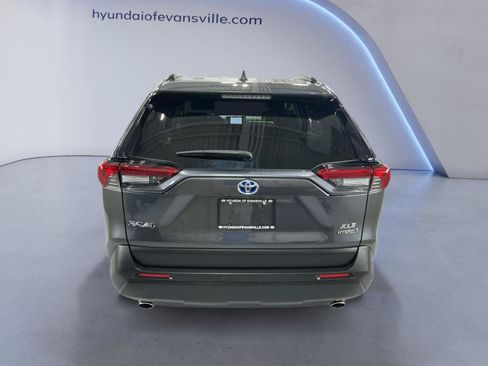 Used 2020 Toyota RAV4 XLE w/ XLE Grade Weather Package AWD/4WD image 3