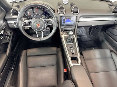 Used 2025 Porsche 718 Boxster w/ Premium Package RWD image 19
