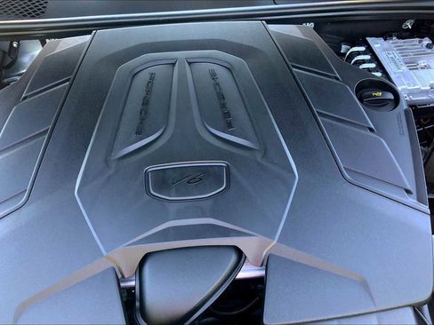 Used 2024 Porsche Cayenne image 99