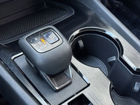 Used 2021 Nissan Rogue S image 17