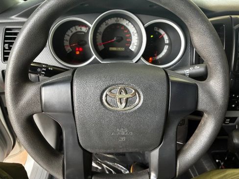 Used 2014 Toyota Tacoma 2WD Regular Cab image 15