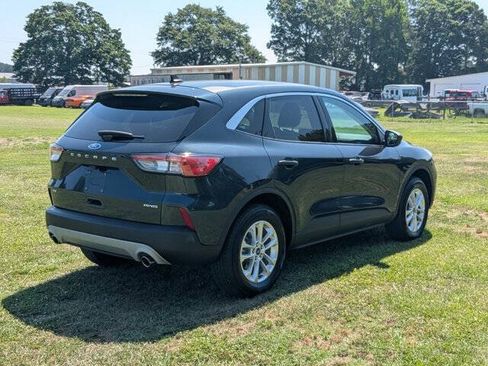 Used 2022 Ford Escape SE w/ Convenience Package AWD/4WD image 3