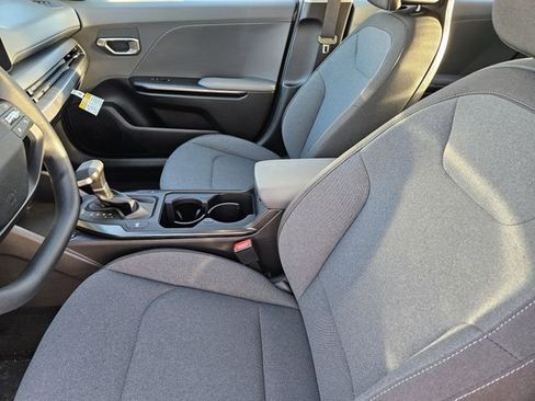 Used 2025 Kia K4 LXS FWD image 15