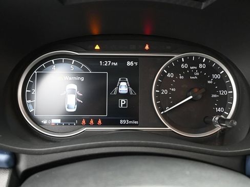 Used 2025 Nissan Versa SV w/ Trunk Package FWD image 11