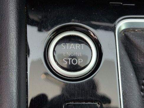 Used 2023 Nissan Kicks SR w/ SR Premium Package FWD image 27