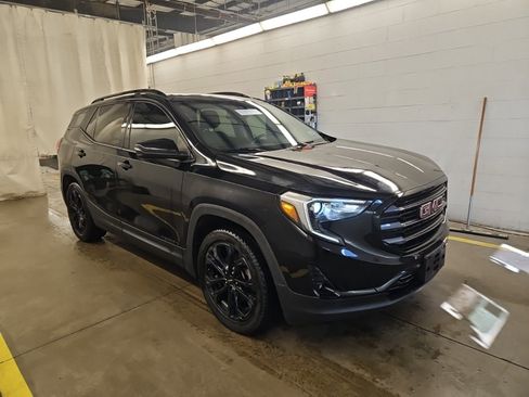 Used 2020 GMC Terrain SLT w/ Preferred Package image 2