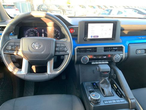 Used 2025 Toyota Tacoma TRD Off-Road image 31