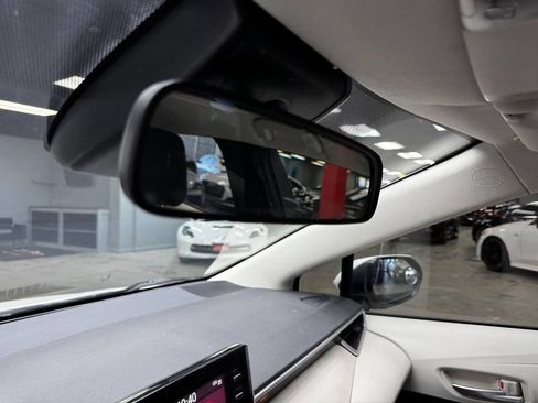 Used 2021 Toyota Corolla LE FWD image 28
