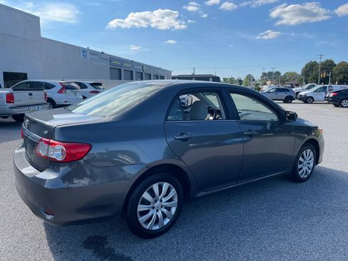 Used 2013 Toyota Corolla LE FWD image 11
