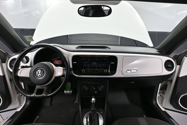 Used 2012 Volkswagen Beetle 2.0T FWD image 18