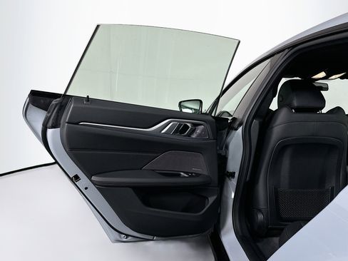 Used 2023 BMW i4 eDrive40 w/ M Sport Package image 27