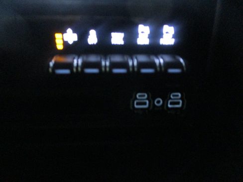 Used 2023 RAM 1500 Limited AWD/4WD image 36