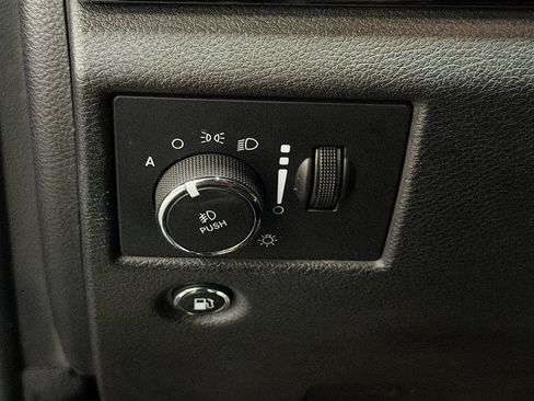 Used 2019 Jeep Grand Cherokee High Altitude AWD/4WD image 16