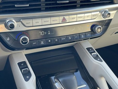 Used 2020 Kia Telluride SX w/ SX Prestige Package image 10