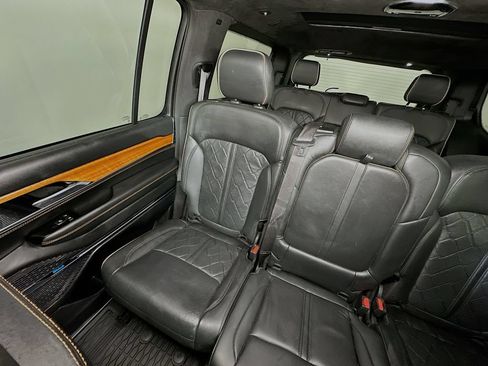 Used 2022 Jeep Grand Wagoneer Series III w/ Flexible Seating Group AWD/4WD image 12