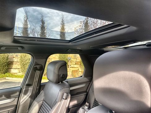 New 2026 Land Rover Discovery Limited Edition image 19