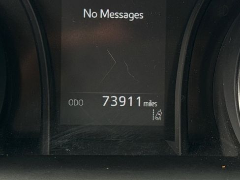 Used 2022 Toyota Camry SE FWD image 14