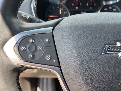 Used 2023 Chevrolet Traverse LT w/ Midnight/Sport Edition image 17