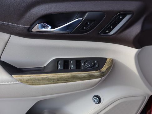 Used 2019 GMC Acadia Denali w/ Technology Package image 16