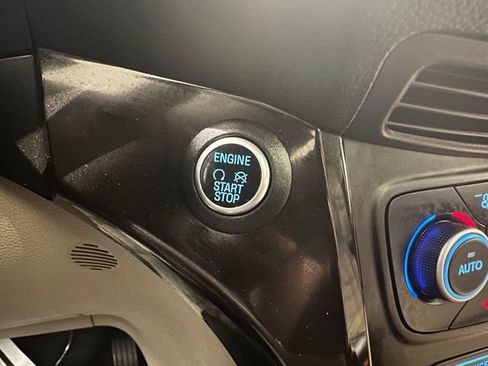 Used 2019 Ford Escape Titanium AWD/4WD image 15