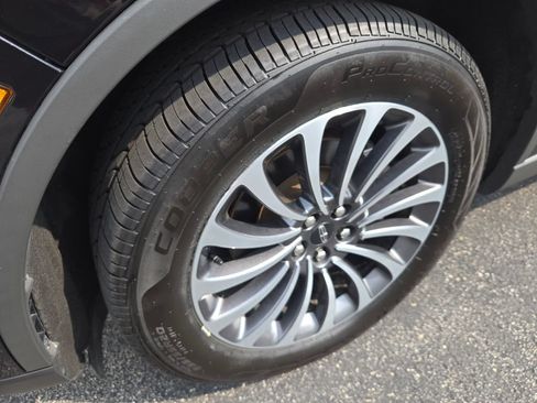 Used 2024 Lincoln Aviator Reserve AWD/4WD image 13