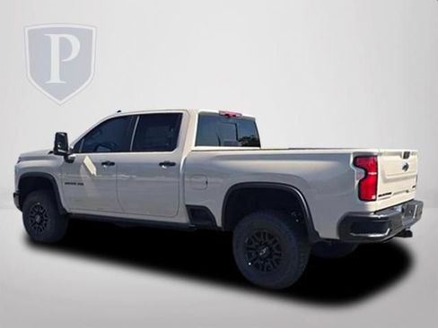 New 2026 Chevrolet Silverado 2500 ZR2 w/ LPO, Dark Essentials Package AWD/4WD image 9