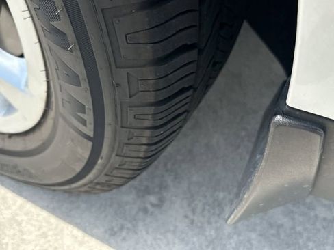 Certified 2024 Kia Carnival LX image 12