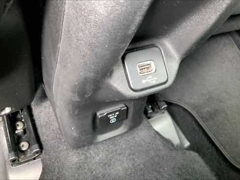 Used 2018 Jeep Renegade Limited FWD image 28