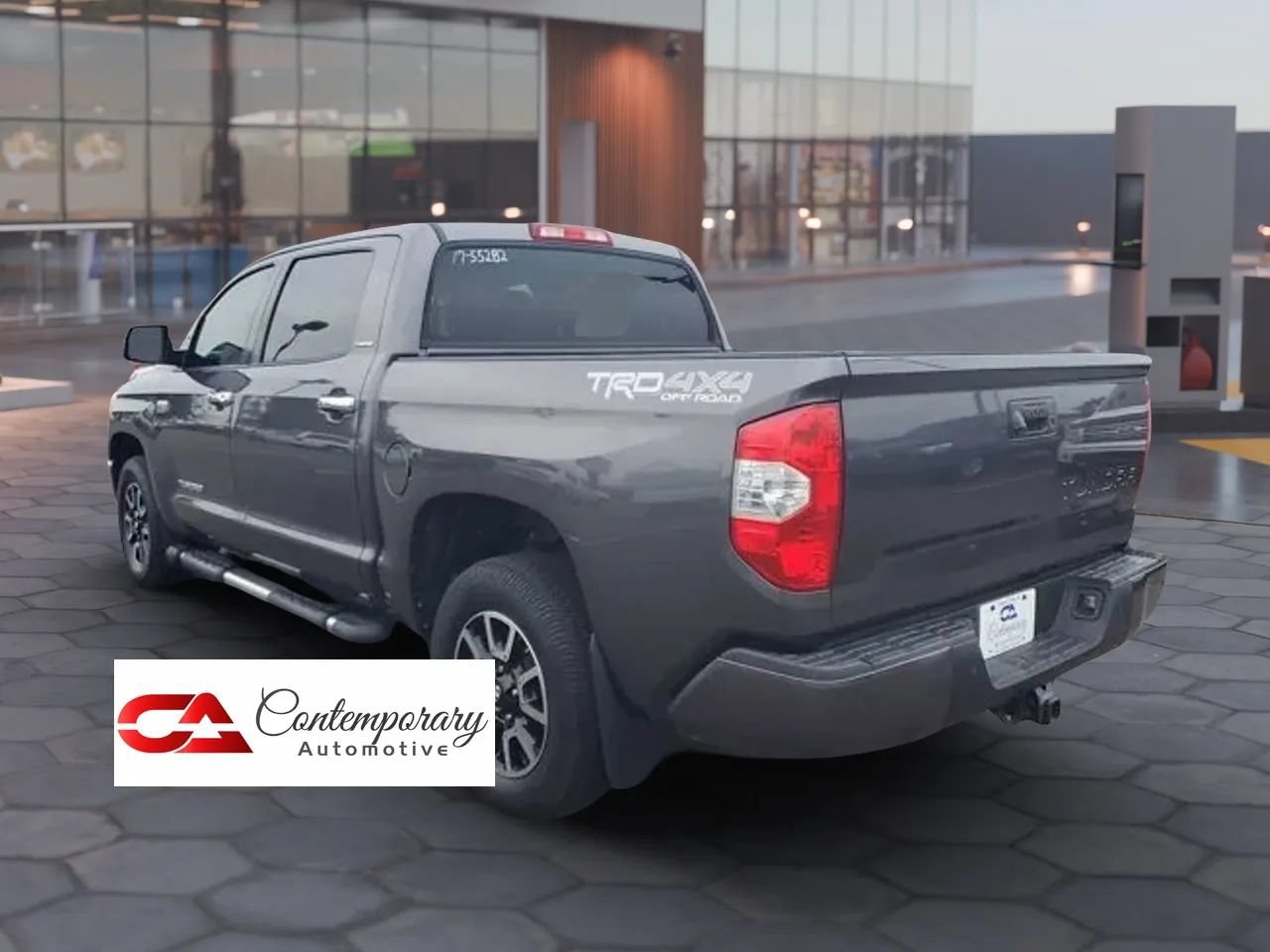 Used 2017 Toyota Tundra Limited w/ Limited Premium Package AWD/4WD image 5