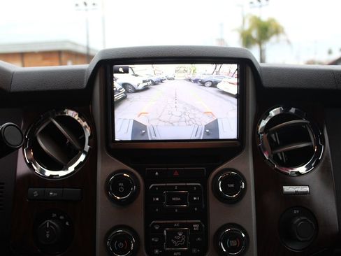 Used 2014 Ford F250 Lariat w/ Lariat Interior Package image 32