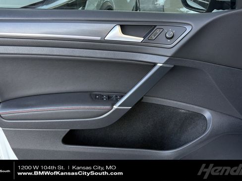 Used 2019 Volkswagen GTI SE image 1