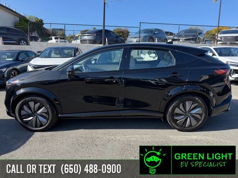 Used 2024 Nissan Ariya AWD image 8
