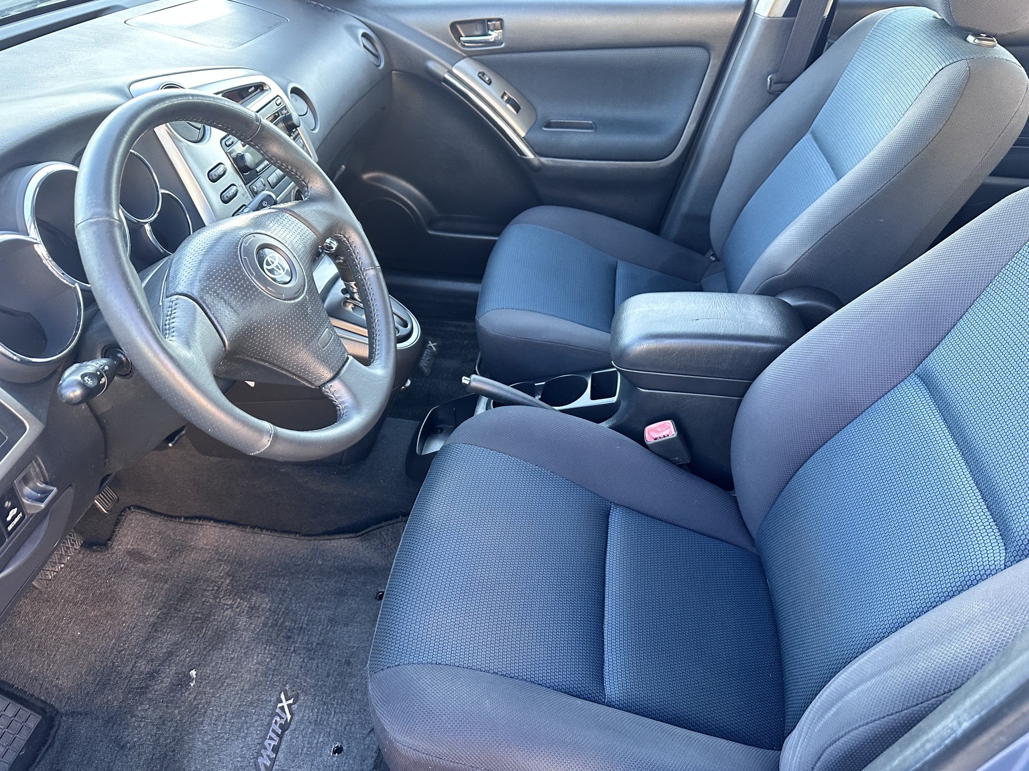 Used 2005 Toyota Matrix XR w/ Extra Value Pkg 2 FWD image 5