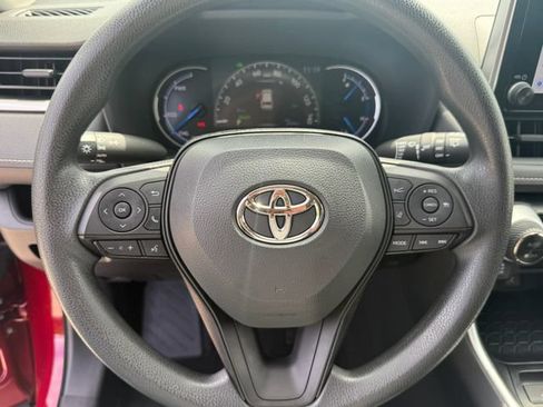 Used 2024 Toyota RAV4 XLE AWD/4WD image 11
