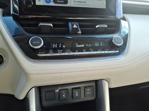 Certified 2023 Toyota Corolla Cross XLE w/ Convenience Package image 15