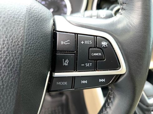 Used 2023 Toyota Highlander XLE image 13