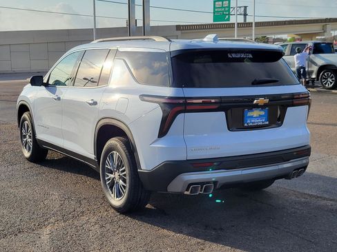 New 2026 Chevrolet Traverse LT w/ Driver Confidence Package FWD image 3