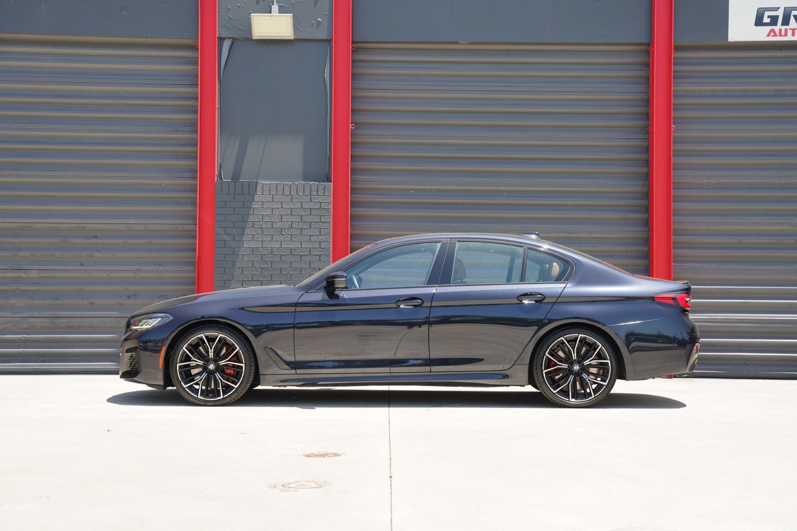 Used 2023 BMW 540i w/ M Sport Package RWD image 7